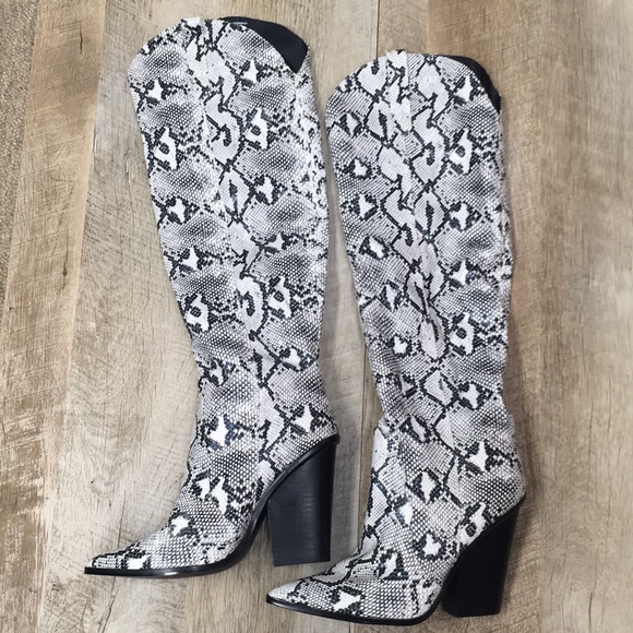 steve madden revolution snake print boot